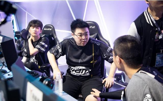 8次助攻和 8次助攻和