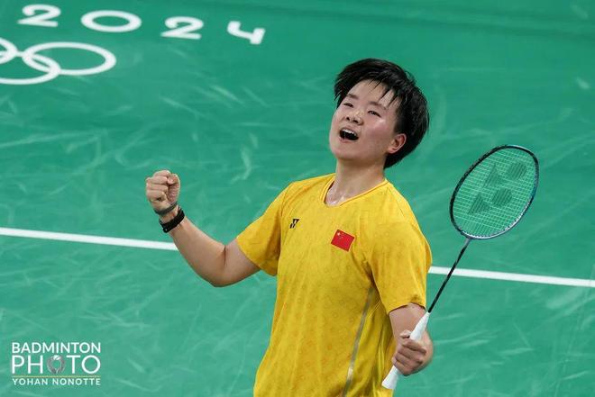 面对一个突 面对一个突